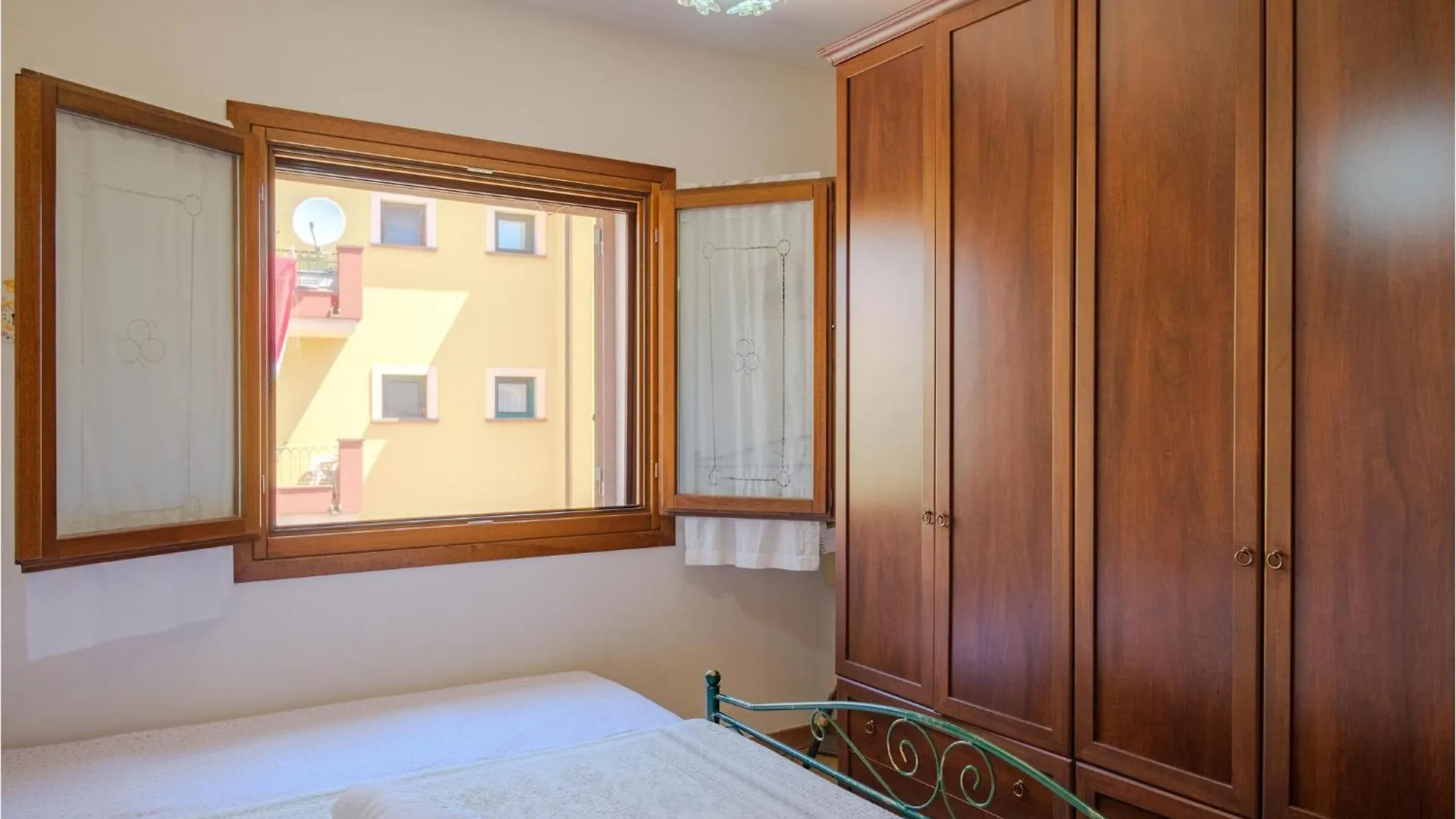 Beautiful Apartment In Santa Teresa Gallura Italy